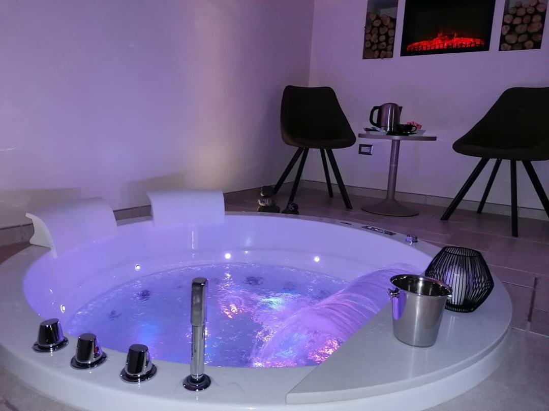 Lux Suite Таранто Екстериор снимка