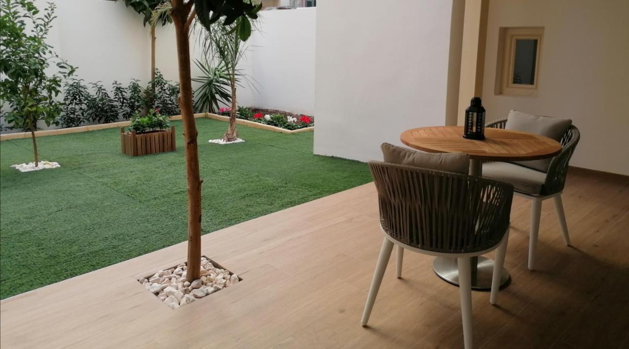 Lux Suite Таранто Екстериор снимка