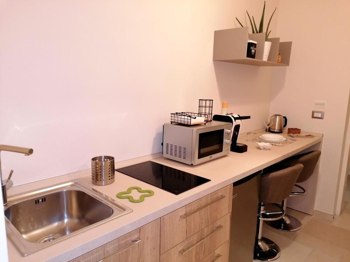 Lux Suite Таранто Екстериор снимка