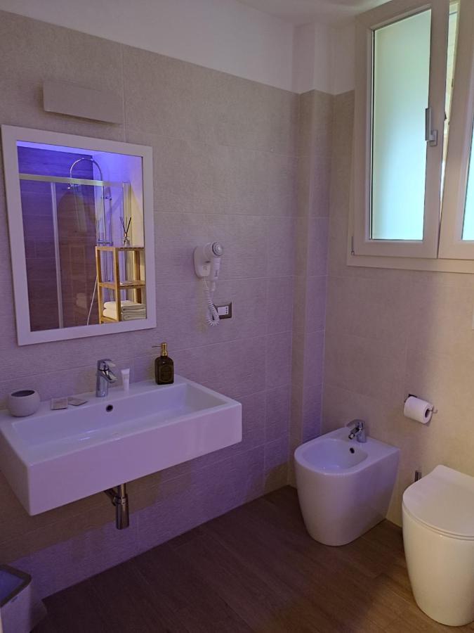 Lux Suite Таранто Екстериор снимка