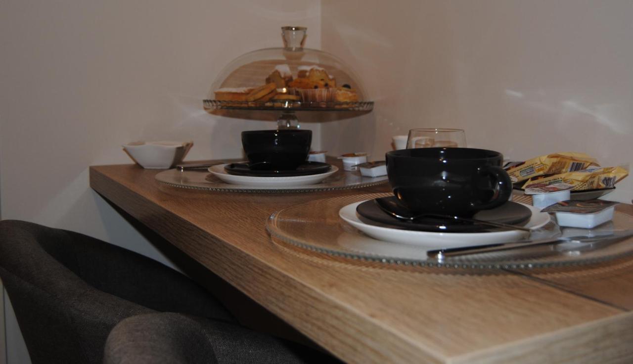 Lux Suite Таранто Екстериор снимка