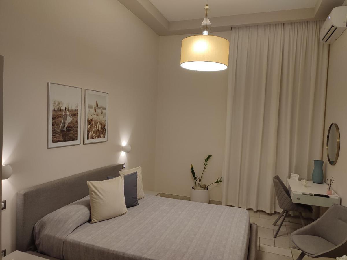 Lux Suite Таранто Екстериор снимка