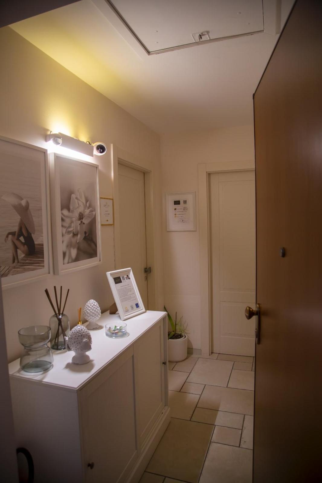 Lux Suite Таранто Екстериор снимка