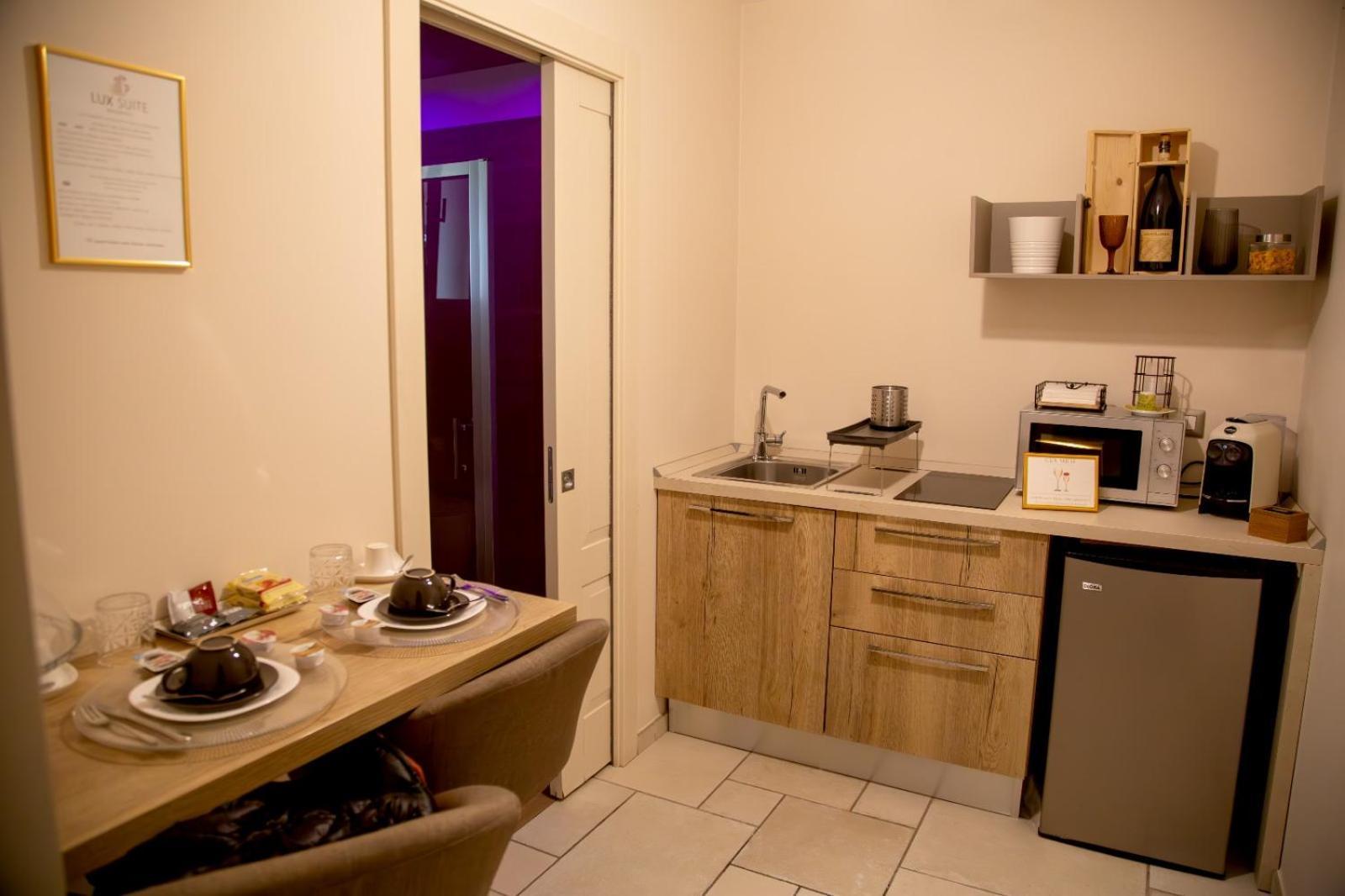 Lux Suite Таранто Екстериор снимка