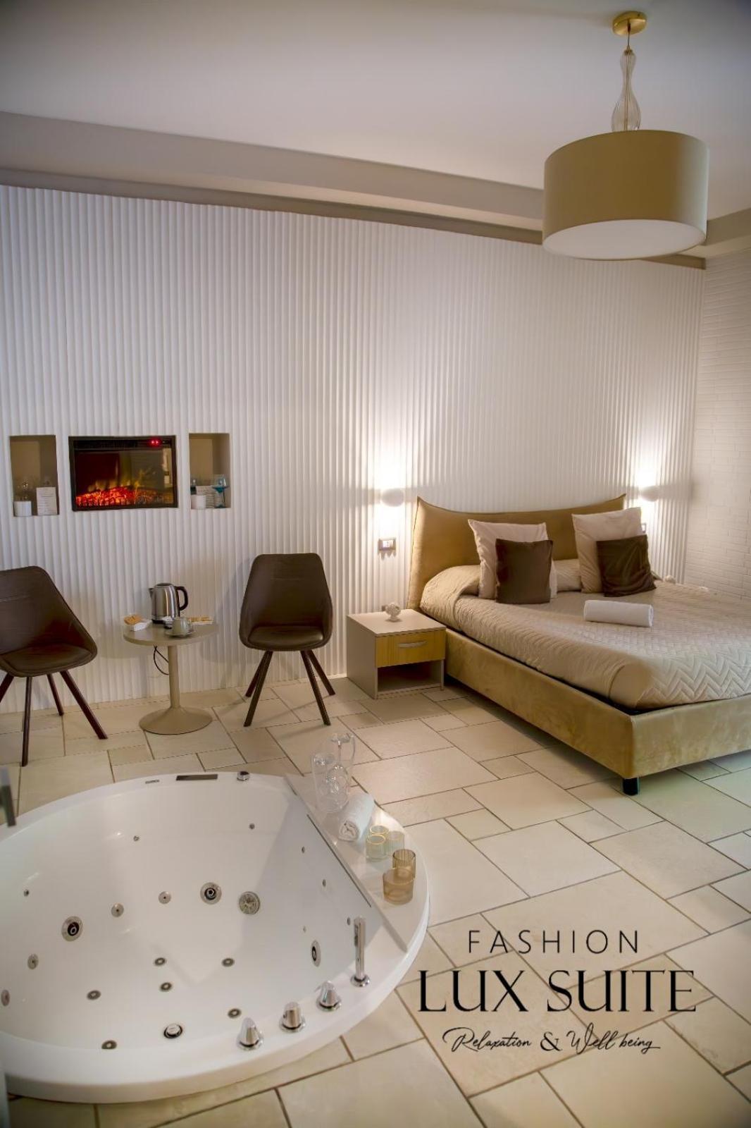 Lux Suite Таранто Екстериор снимка